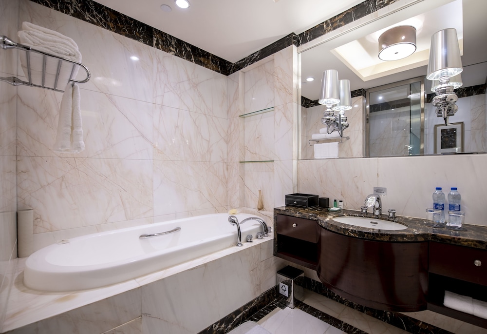 Crowne Plaza Tianjin Binhai Center 27/64