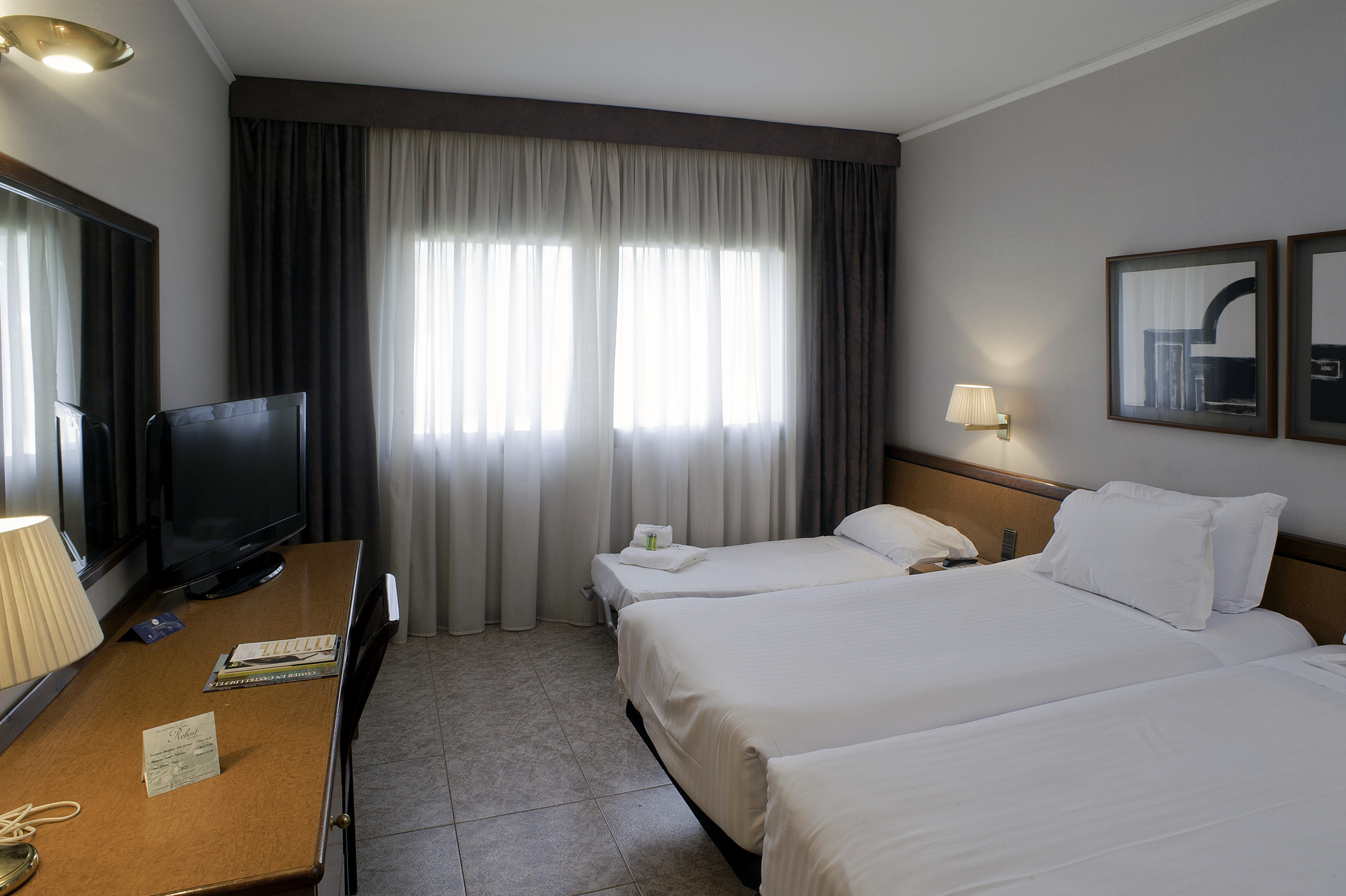 Standard, Double or Twin Bed
