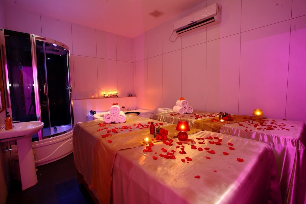HOTEL RAJ PARK(FORMELY -RAMADA RAJ PARK INN) 26/63