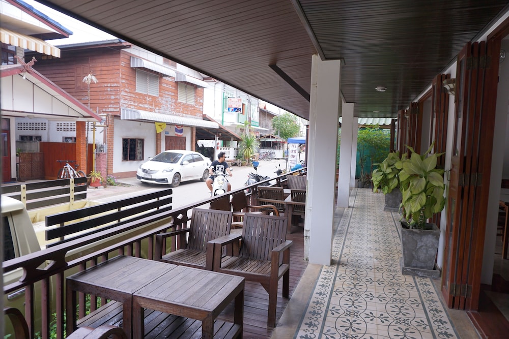 Sri Chiangkhan Hotel 32/44