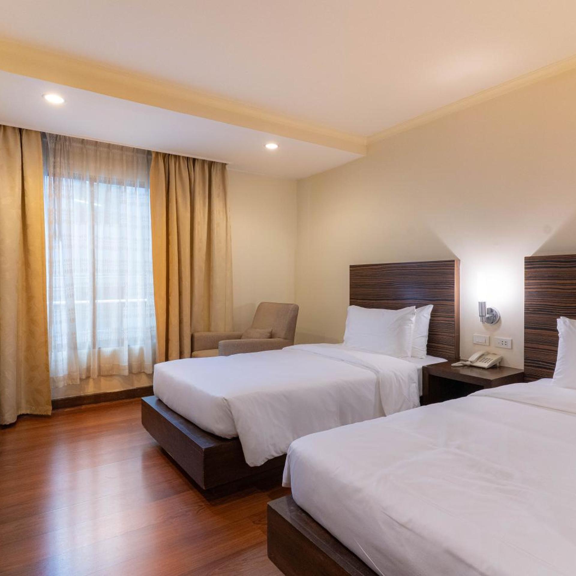 Superior, Twin Beds, Journeyhub Bangkok Sukhumvit 26 5/10