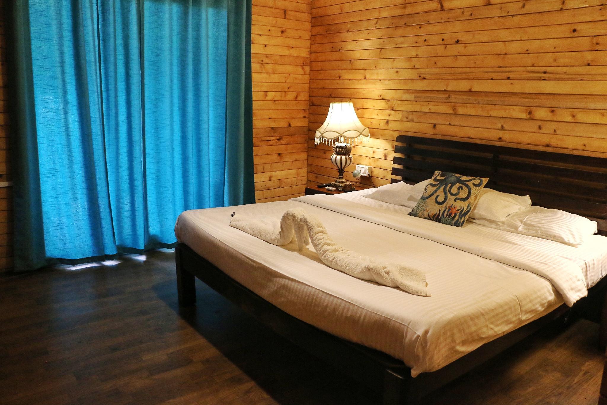 Cabin, Double Bed, Garden View