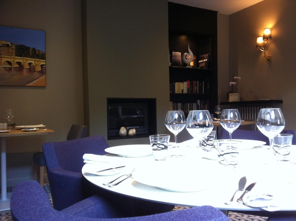 HOTEL LE COBH 23/26
