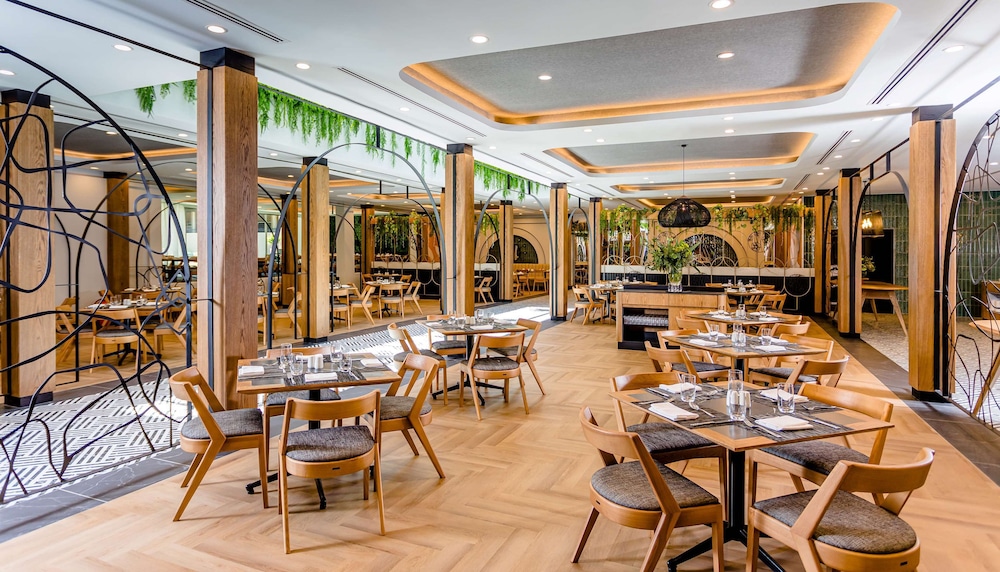 Southern Sun Rosebank 32/50