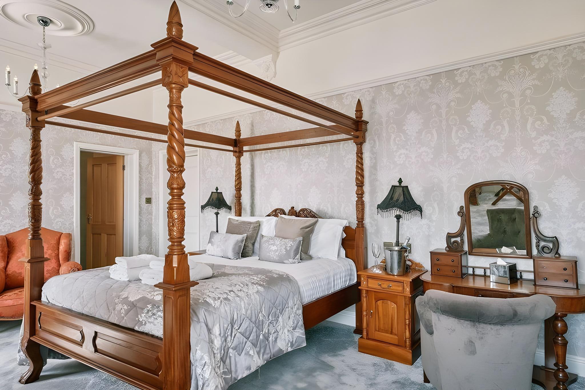Victoria, Executive, Queen Bed, Sea View
