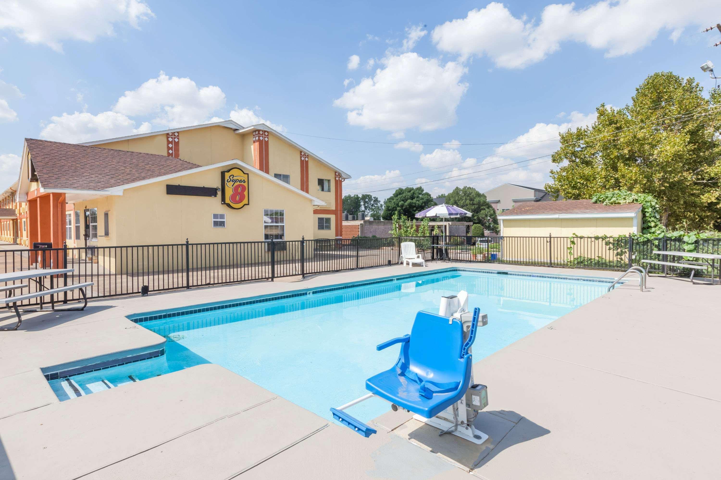Super 8 By Wyndham Chickasha 25/28