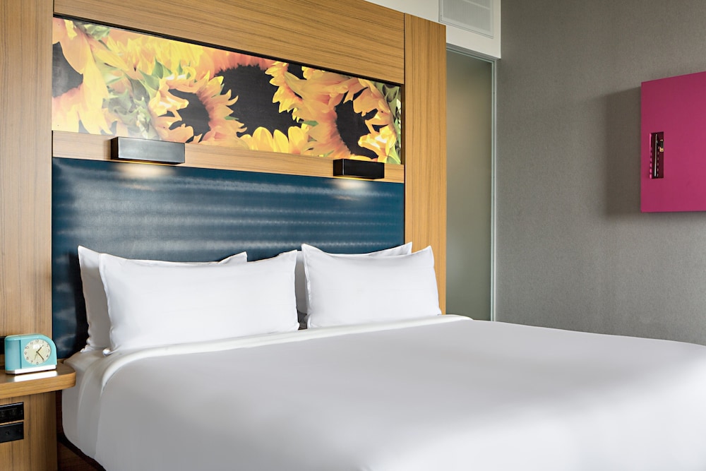 Aloft Dallas Downtown 13/49