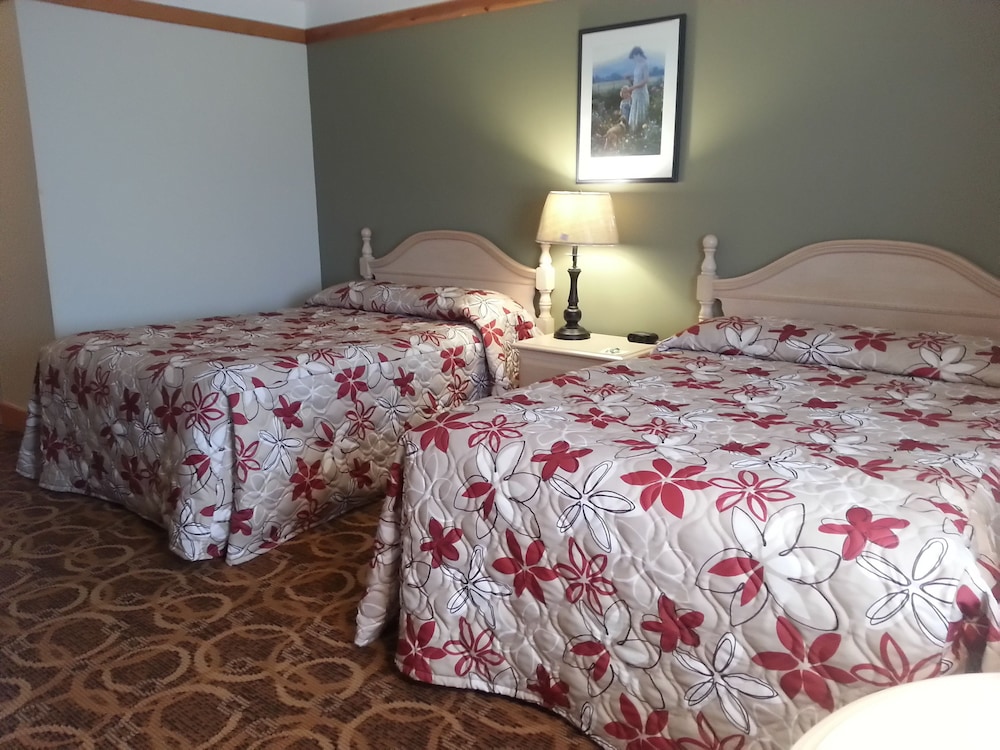 Granite Town Hotel 8/43