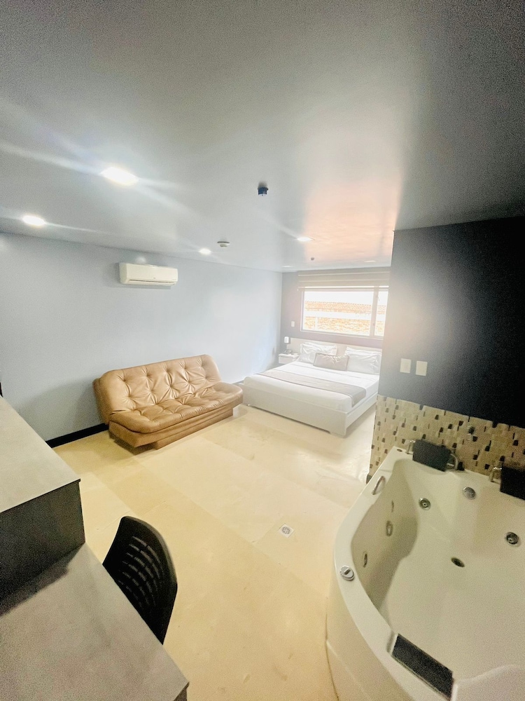 HOTEL LLERAS 10 42/63