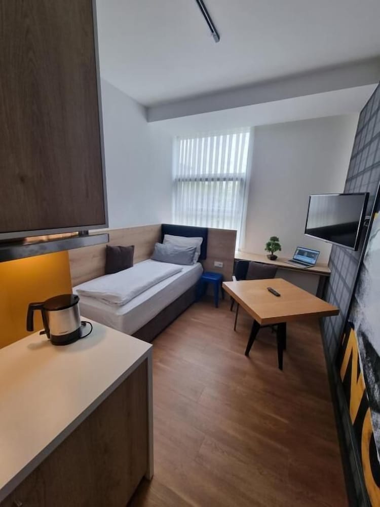 Roomingtons Munich Airport 31/46