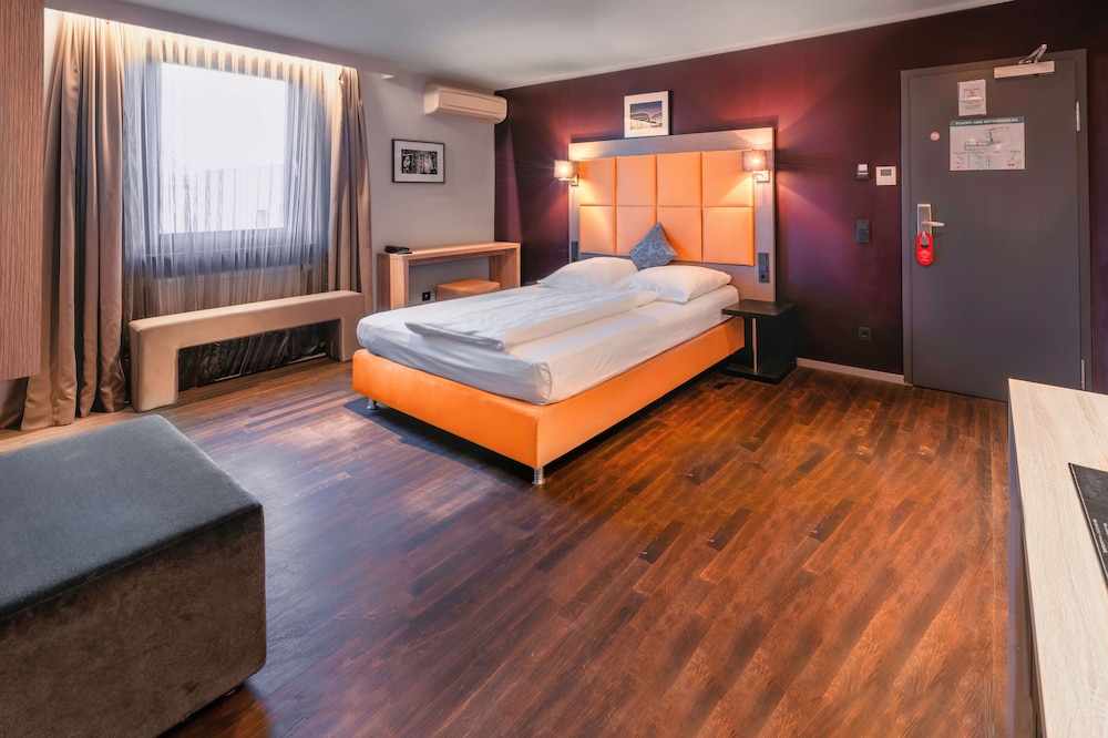 Hotel Cult Frankfurt City 17/55