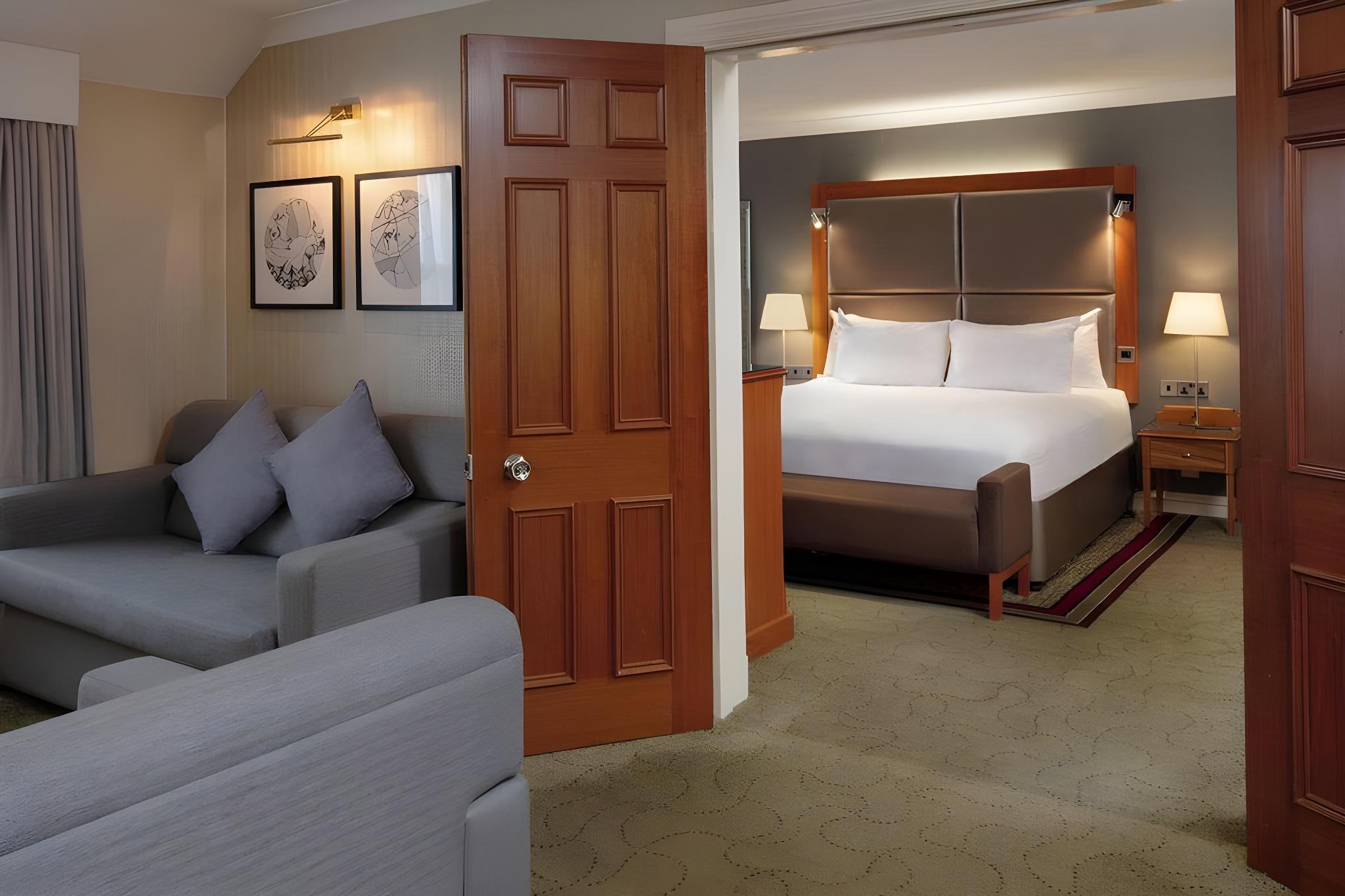 Ambassador, Suite