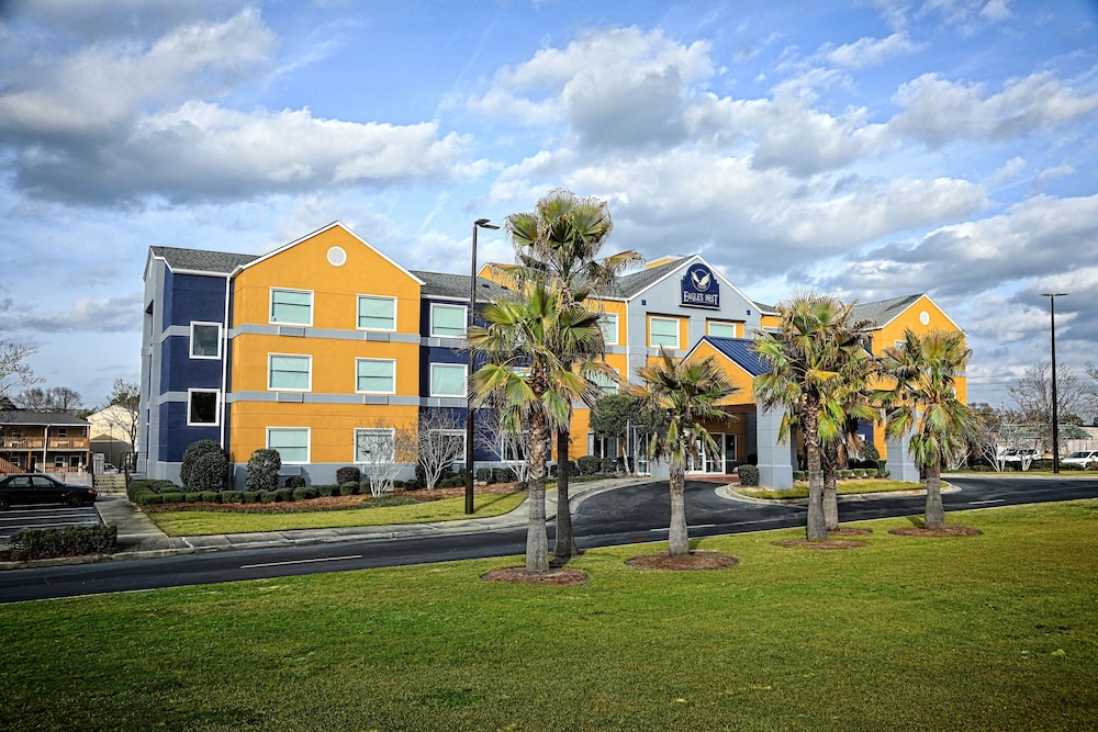 Eagles Nest Inn 17/19