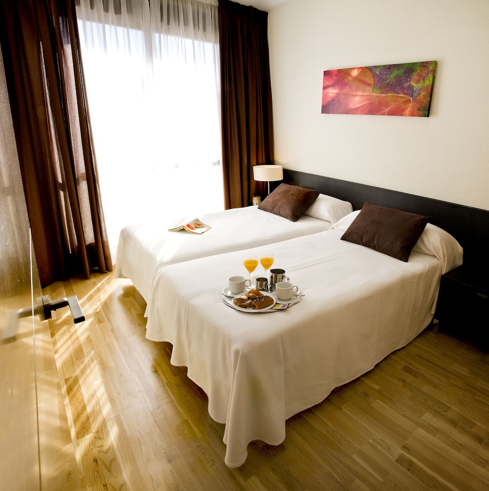 Compostela Suites 12/66