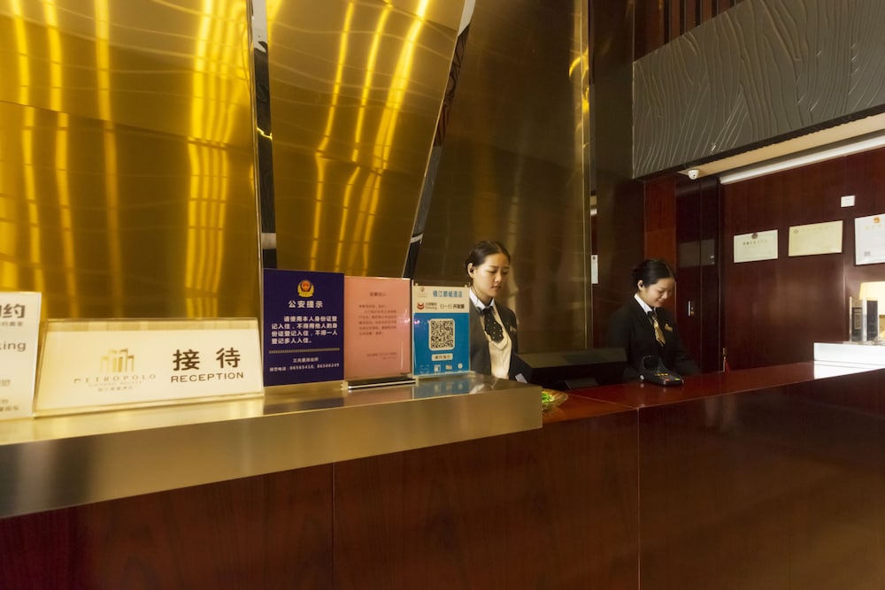 Jinjiang Metropolo Hotel 8/48