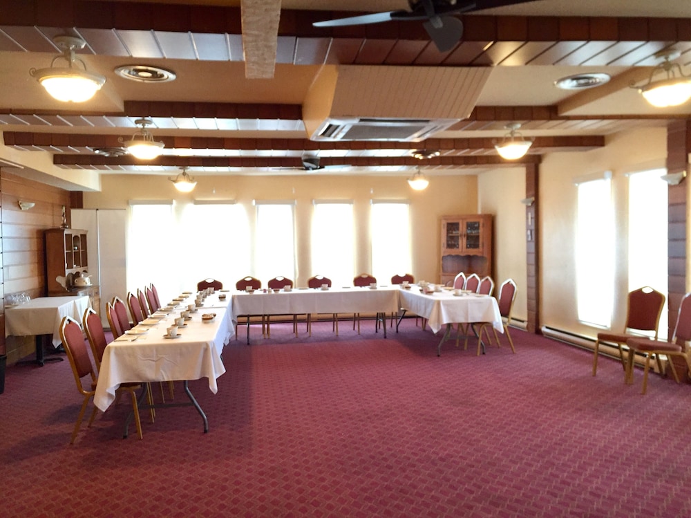 Clarion Pointe Sept-Iles, QC 53/61