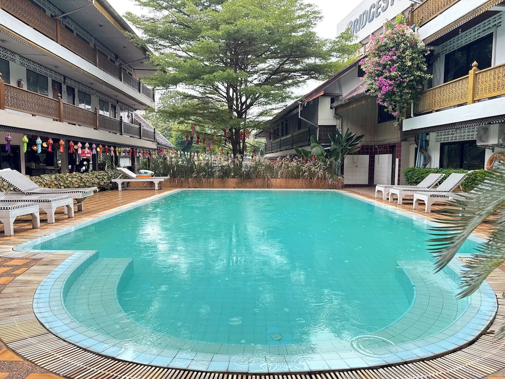 Collection O Khu Mueang near Tha Phae Gate formerly Lai Thai Guesthouse 53/64