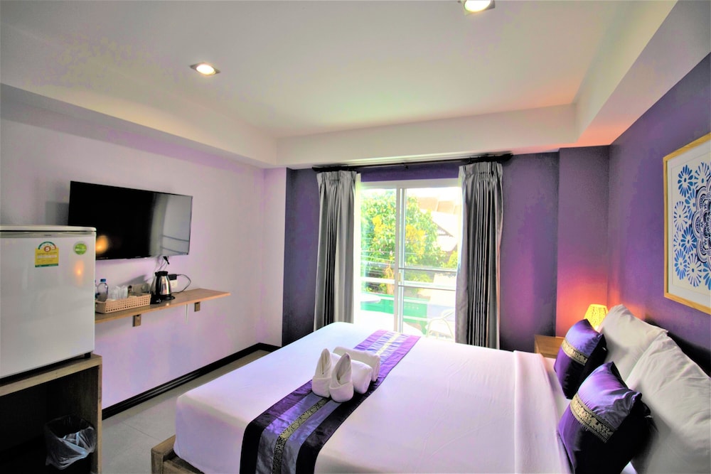 Chinda Boutique Hotel 33/56