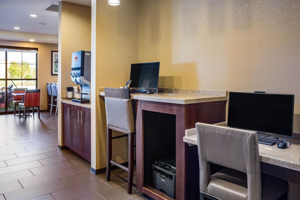 Comfort Inn and Suites Niagara Falls Blvd USA 23/36