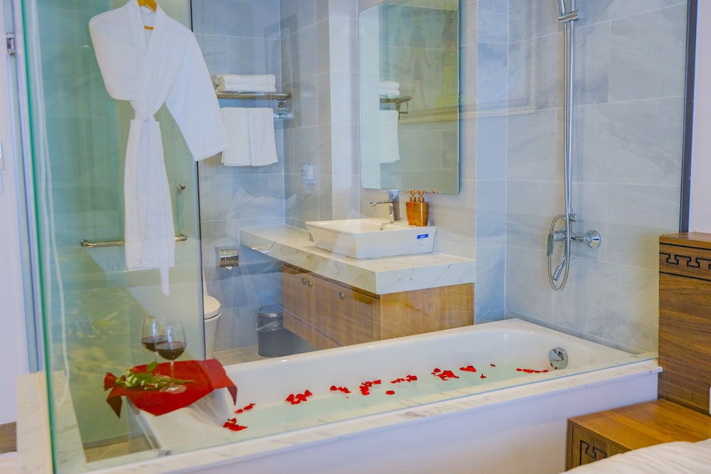 Pharaoh Boutique Hotel Danang 50/50