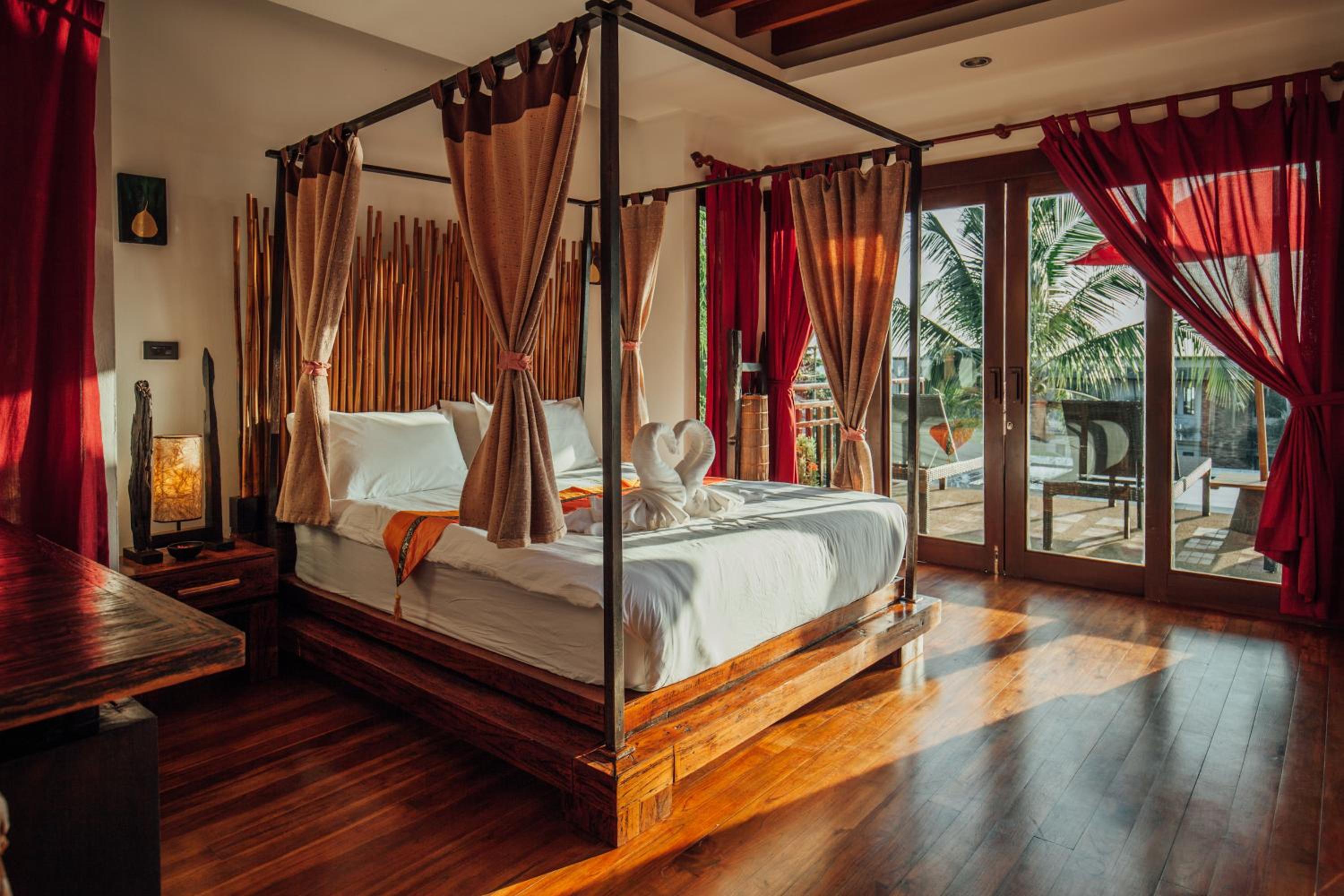 3 Bedrooms, Pool, Villa