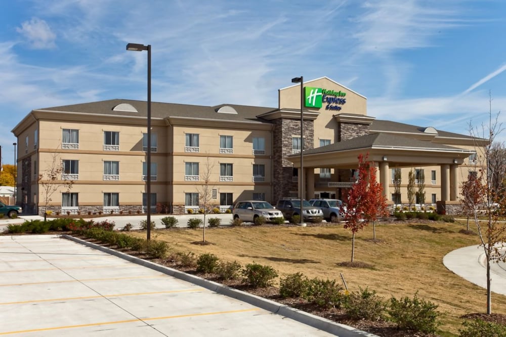 Holiday Inn Express Hotel & Suites Newton 1/42