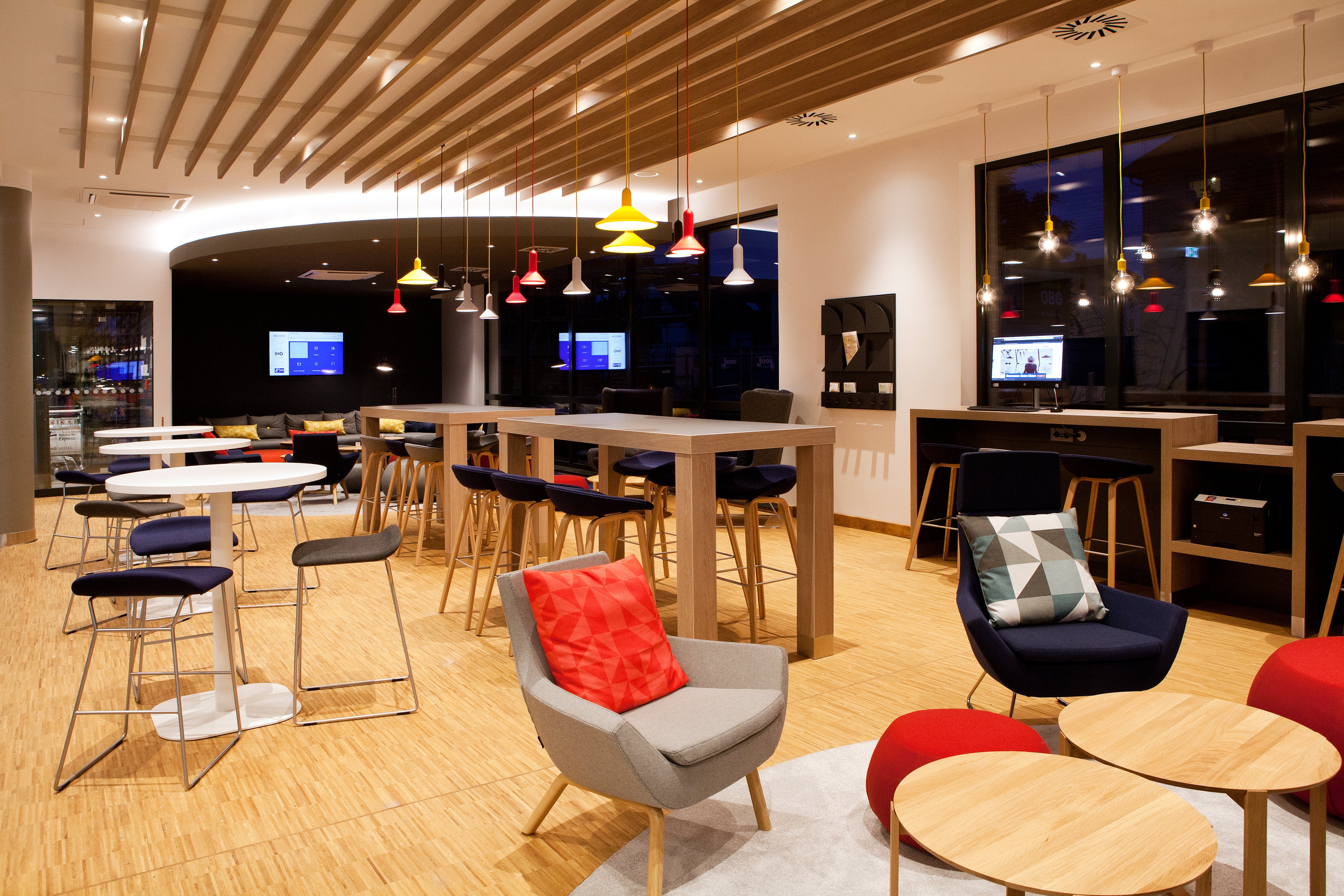 Holiday Inn Express Dusseldorf Airport 10/21