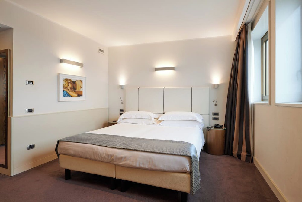 Hotel Plaza 15/47