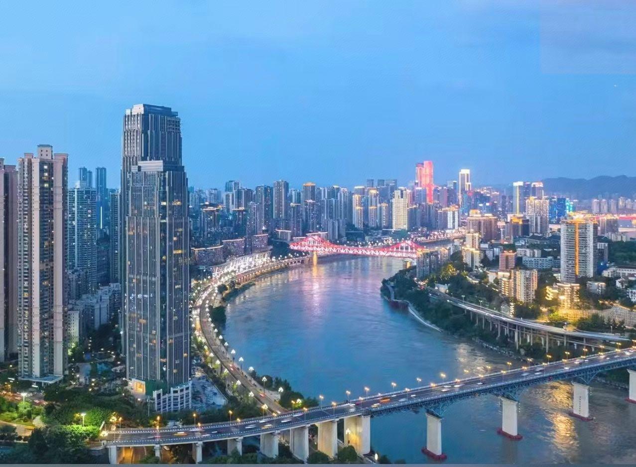 7 Days Premium (Chongqing Guanyinqiao Pedestrian Street Light Rail Station) 22/32