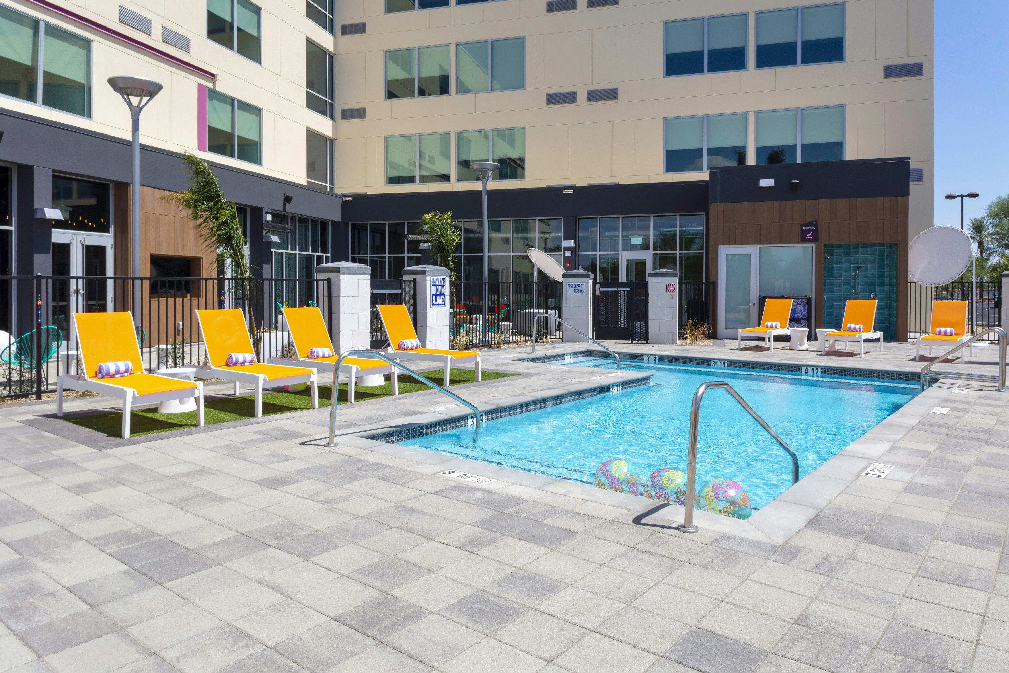 Aloft Glendale At Westgate 16/18