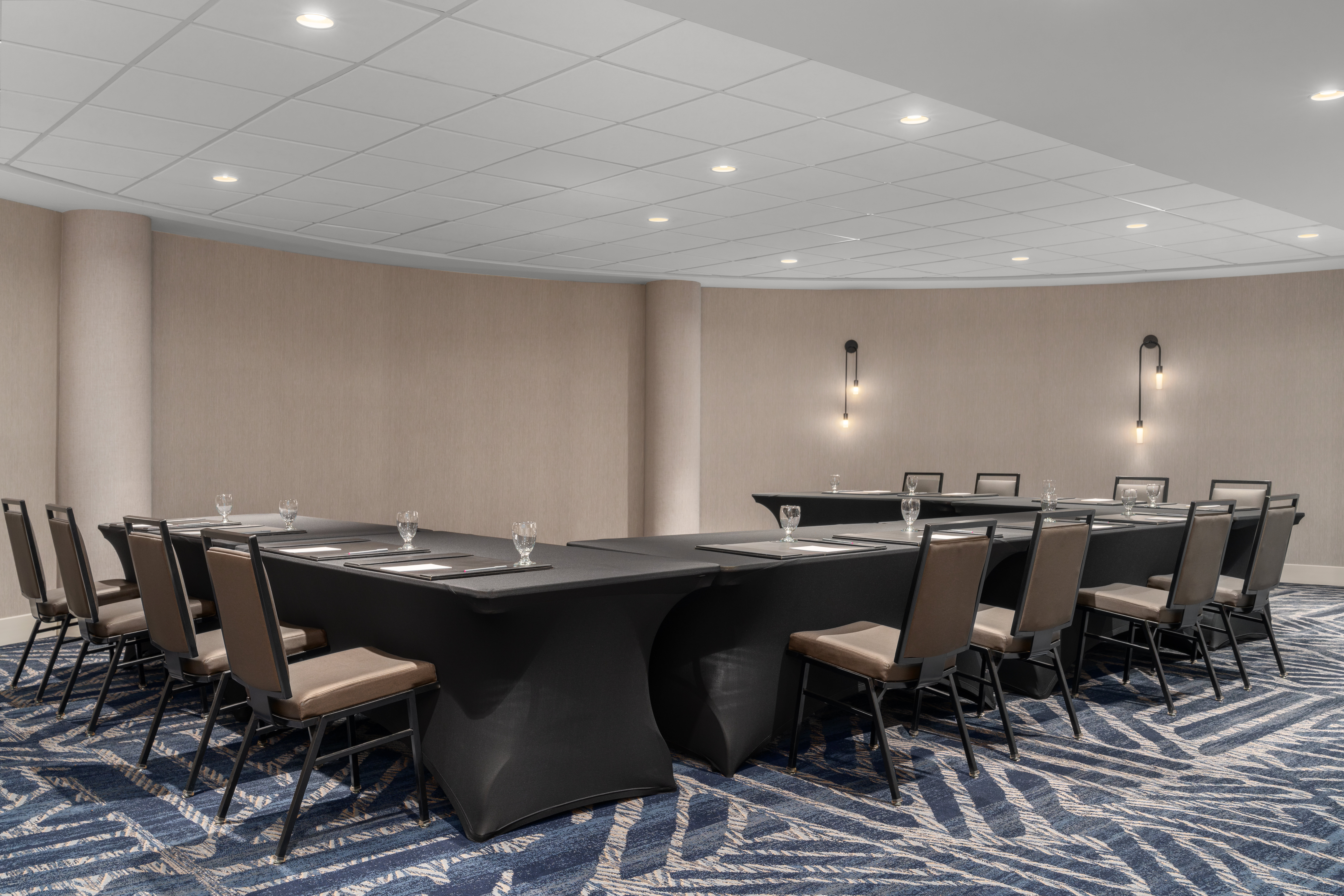 Crowne Plaza Virginia Beach Town Center 72/75