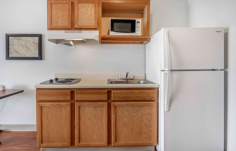 Studio 6 Extended Stay Wichita South KS 51/51
