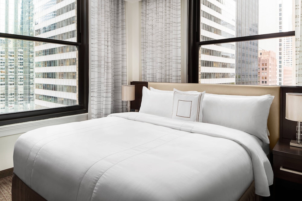Residence Inn Chicago Downtown Loop 15/82