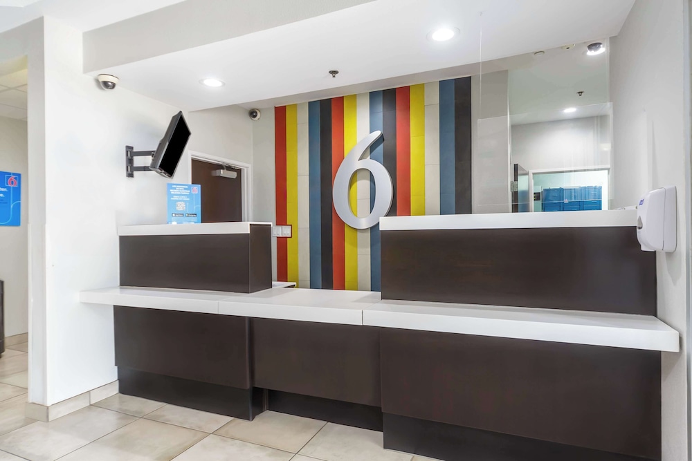 Motel6 Laredo, TX - Airport 6/66