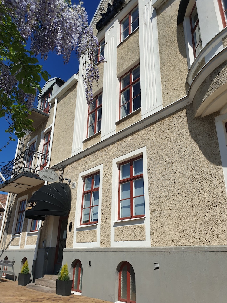 Hamnhotellet Kronan 37/44