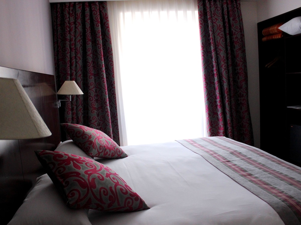 EUROPE HOTEL 5/55