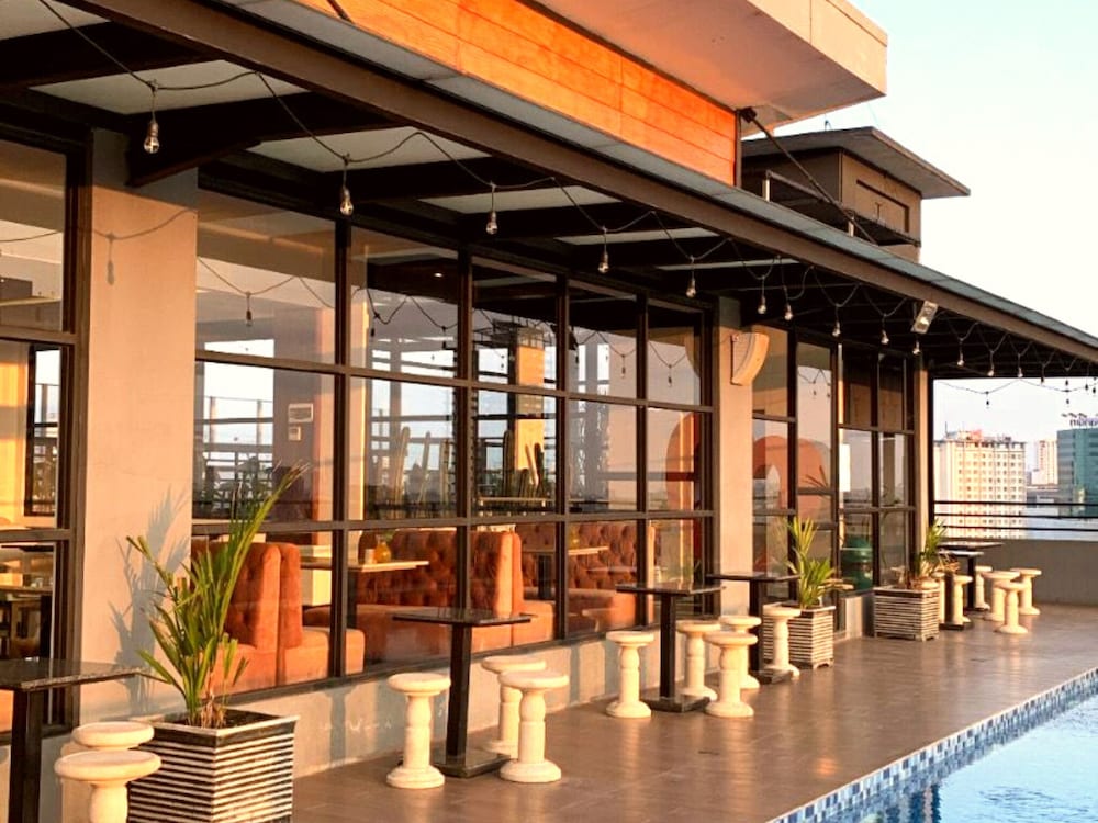 Surabaya River View Hotel 12/33