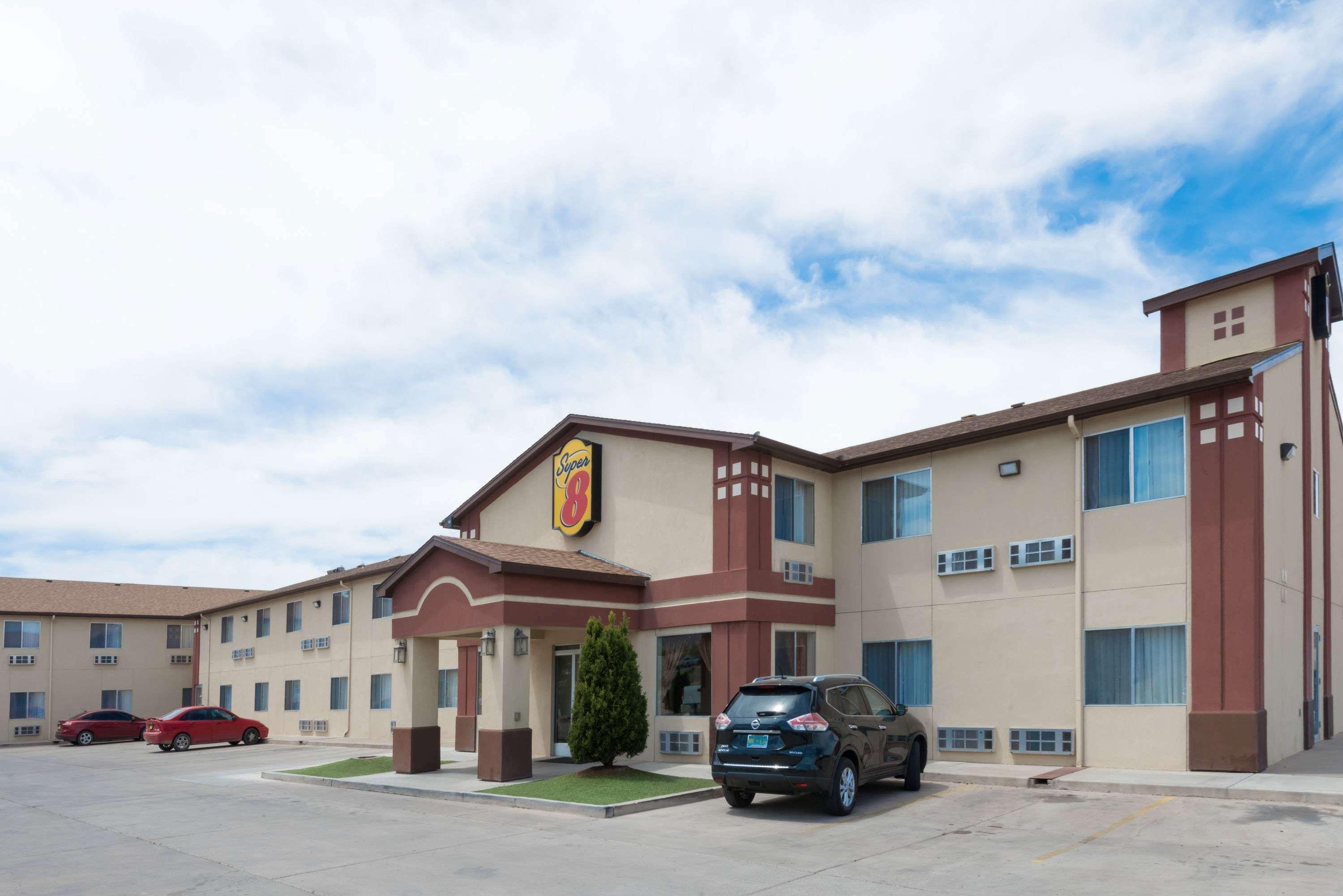 Super 8 By Wyndham Bernalillo 25/26