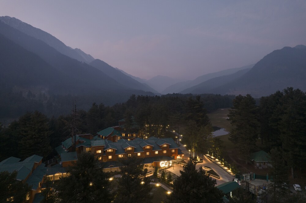 Radisson Golf Resort Pahalgam 27/61