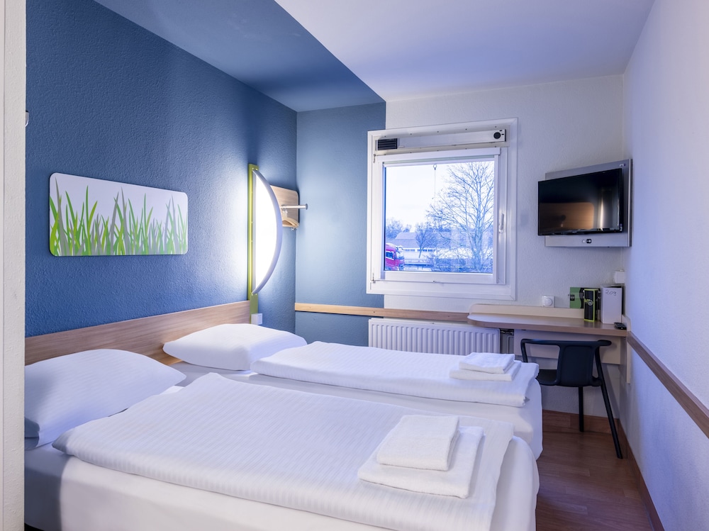 Room, Twin Beds