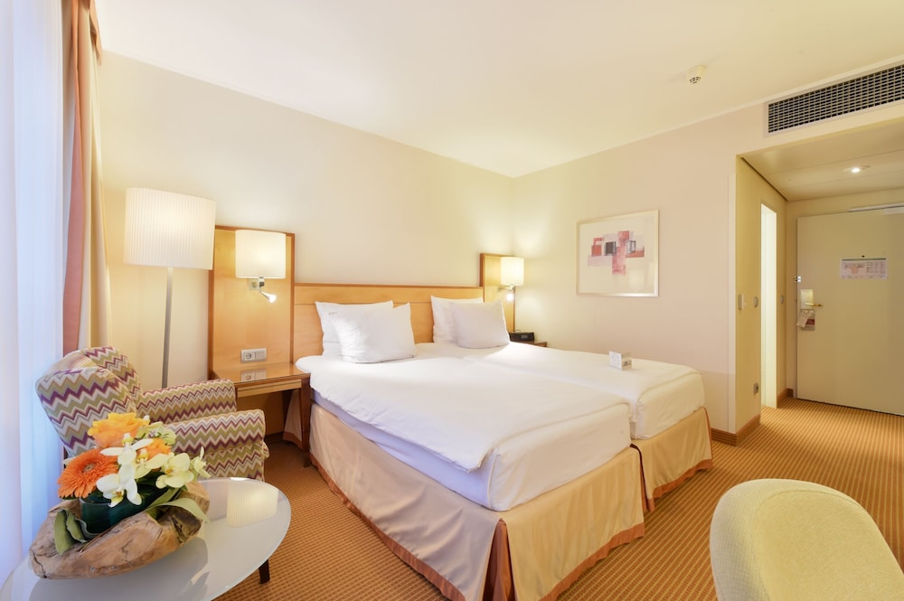 The Q - Quadro City Hotel 11/40