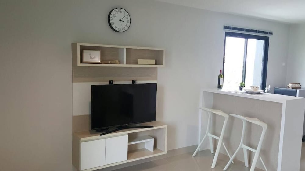 JK Living Hotel and Service Apartment 58/67