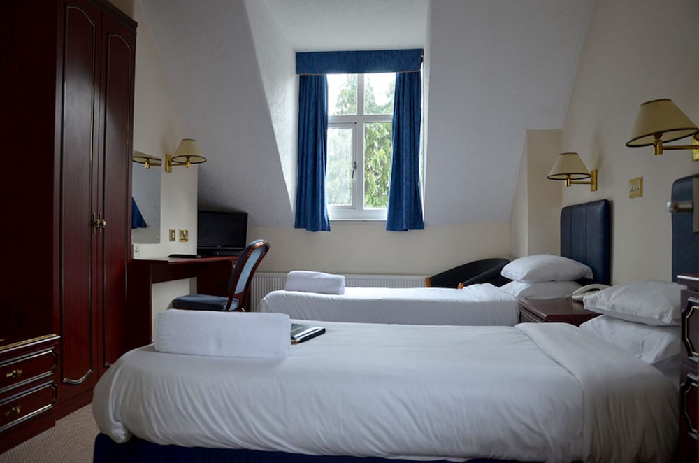 Uno Thames Hotel 11/50