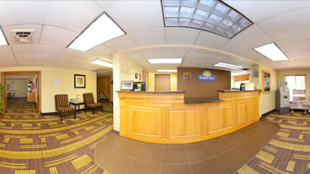 Days Inn by Wyndham Bismarck 7/32