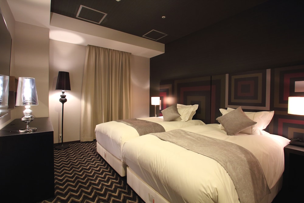 2 BEDROOMS, STANDARD, TWIN BEDS