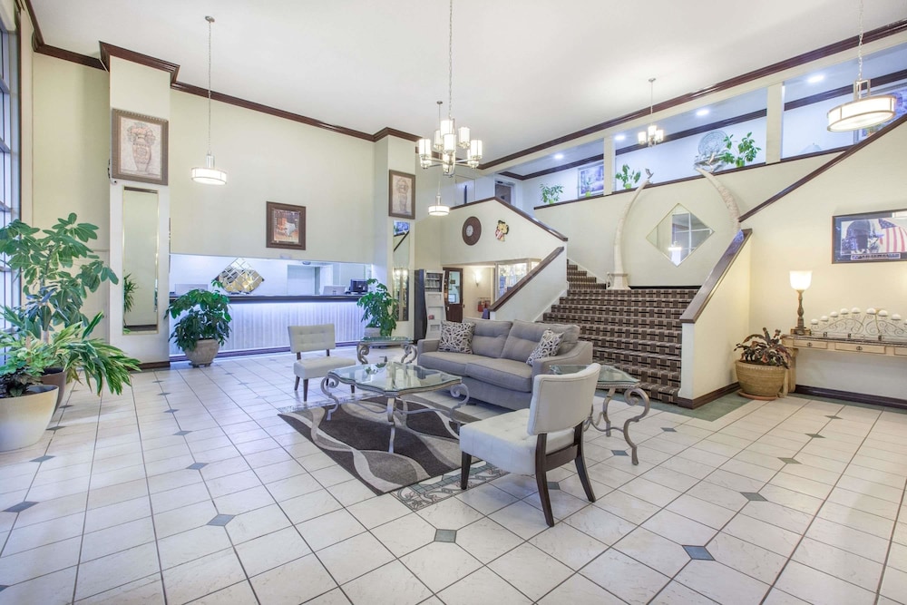 Super 8 By Wyndham Tyler Tx 18/21