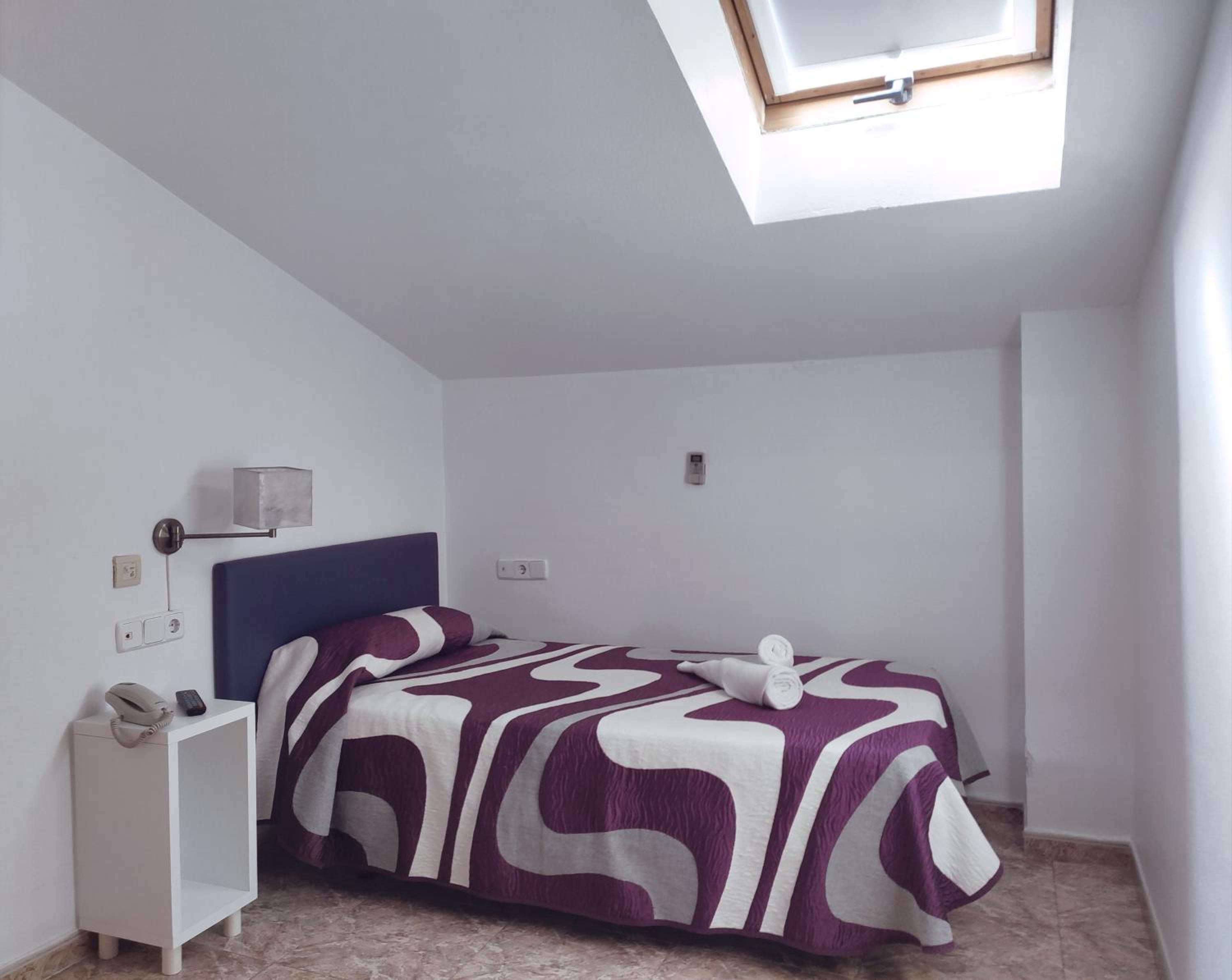 Room, Single