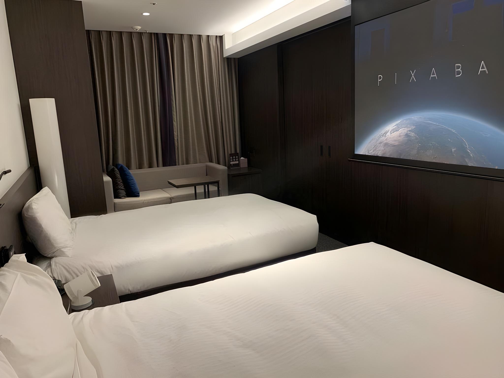 Cinema, Family, Twin Beds, Queen Bed