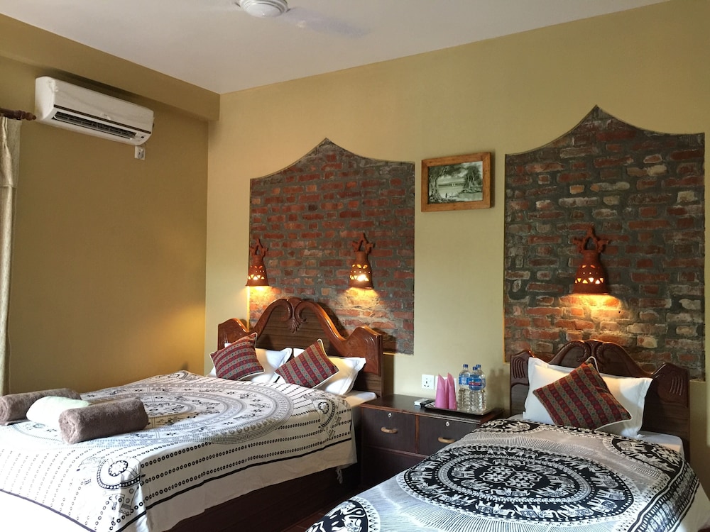 DELUXE, DOUBLE BED
