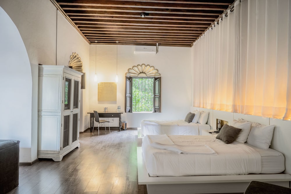 Meson de Santa Rosa Luxury Hotel 44/70